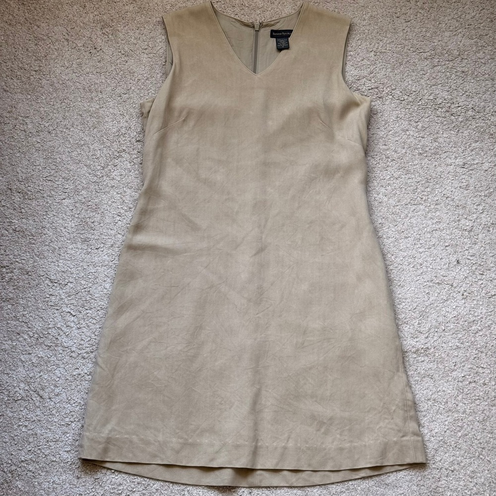 Vintage Banana Republic 100% Silk V-Neck Sleeveless Shift Dress Khaki Tan Size 8